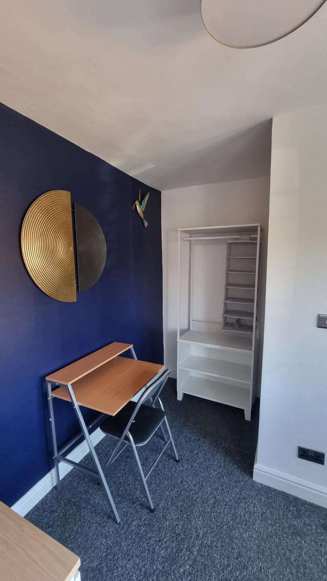 En With Kitchen Facilities Nottingham